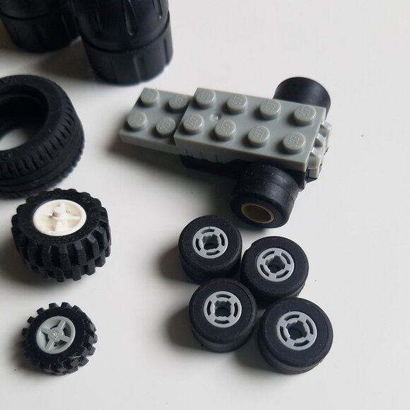 Lego Miscellaneous Tires - Picture 4 of 14